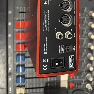 Focusrite Scarlett 18i8 2nd Gen USB Audio Interface 2016 - 2018 - Red / Black image 3