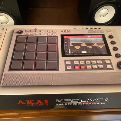 Akai MPC Live 2 Retro edition image 3