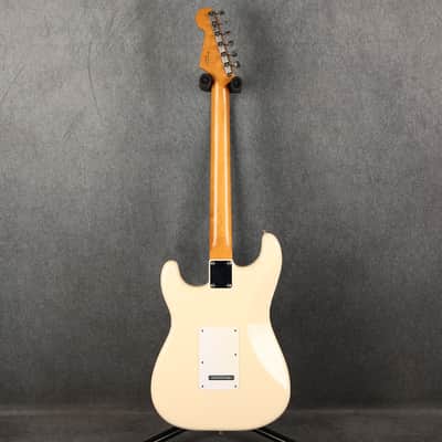 Fender Vintera 60s Stratocaster Modified - Olympic White - 2nd Hand (169820) image 7