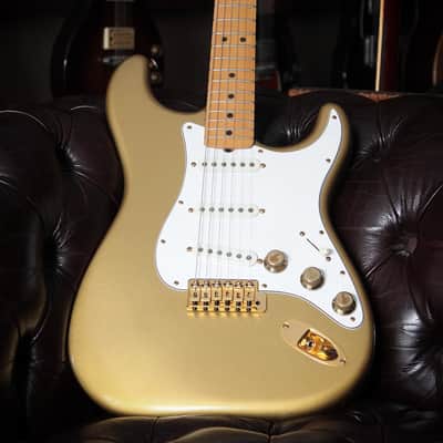 Fender Stratocaster Collectors Edition 1982 - GOLD image 1