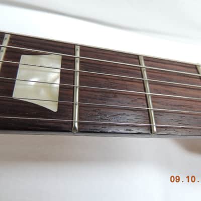 2011 Gibson 60's Tribute Les Paul Studio Electric Guitar (P90 Pick ups) w/ gig bag. Honeyburst image 20