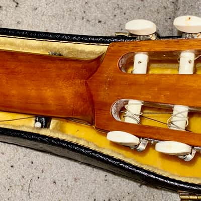 Suzuki No. 10 Classical Guitar image 11