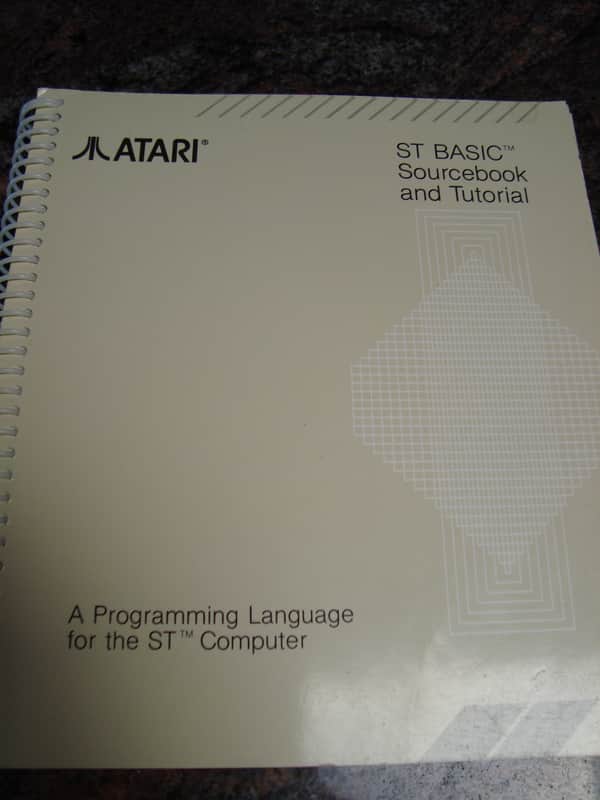 Atari Source code book - Very Good image 1