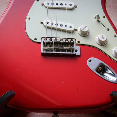 FENDER USA Custom Shop '63 Reissue Stratocaster Journeyman Relic "Fiesta Red" (2022) image 6