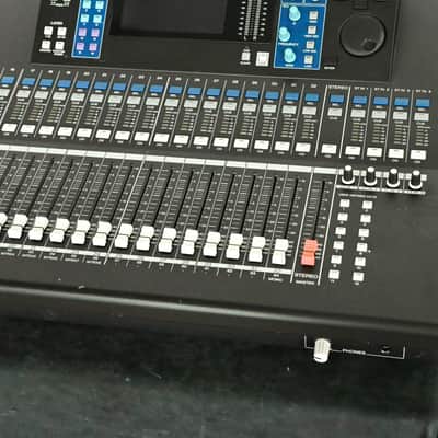 Yamaha LS9-32 32-Input Digital Mixing Console CG0140M image 3