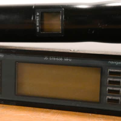 Shure UR4D+ Dual Wireless Receiver with UR2/BETA58A Mic Pair - J5 Band CG01Z1J image 6