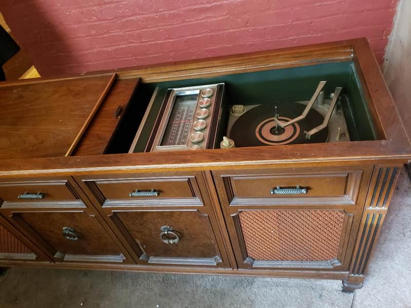MAGNAVOX ASTRO SONIC 1960 WOOD image 1
