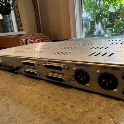 API 8200A AUX MIXER image 4