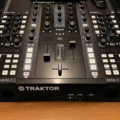 Traktor Kontrol F1 / X1 MK1/2 / Z1 MK1 Stand image 4