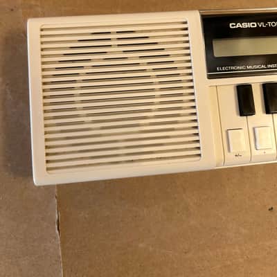 Casio VL-1 Casio VL-1 VL-Tone 29-Key Synthesizer Keyboard 1979-84 Excellent Condition! with Carrying Pouch and Users Manual imagen 5