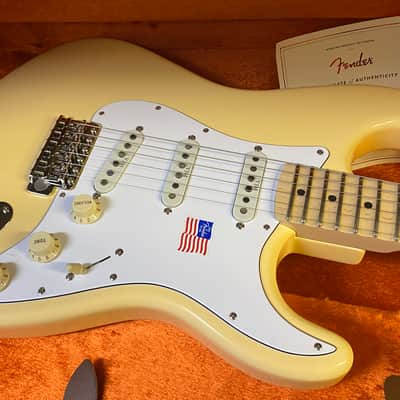 NEW OLD STOCK! 2023 Fender Yngwie Malmsteen Artist Series Signature Stratocaster - Vintage White - Authorized Dealer - 8 lbs - G02520