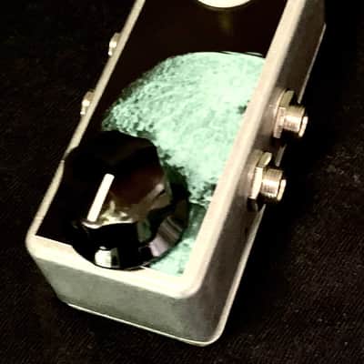Saturnworks Passive Stereo Volume Control Pedal with a Bypass Switch + Lumberg Jacks image 2