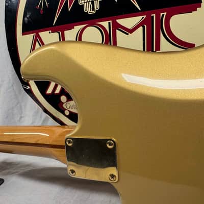 Fender 50th Anniversary Golden Stratocaster Guitar 2004 - Aztec Gold / Maple neck image 11