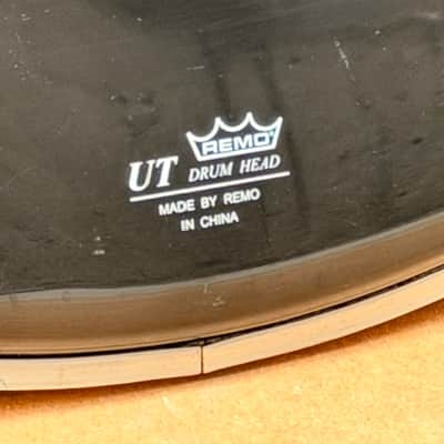 Remo/Yamaha Black Head Clear Batter Head Sam Ash Floor models image 5