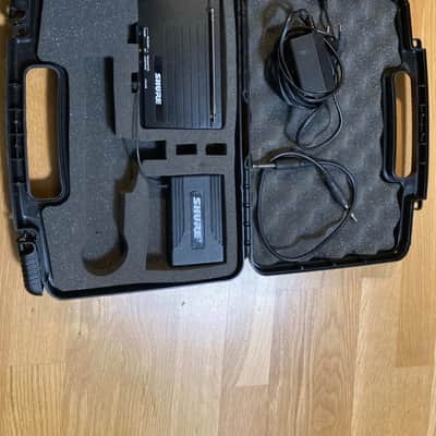 Shure Wireless Guitar System - VHF image 5