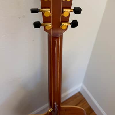 Lowden O22c 2009 - cedar image 11