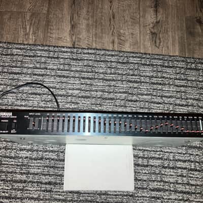 Yamaha GQ1031B Graphic Equalizer - Black