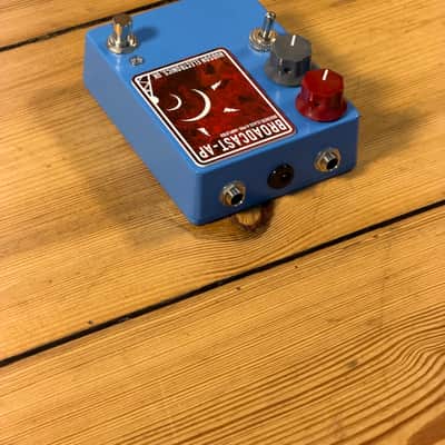 Hudson Electronics Broadcast-AP Ariel Posen Signature 2020 - Blue image 4