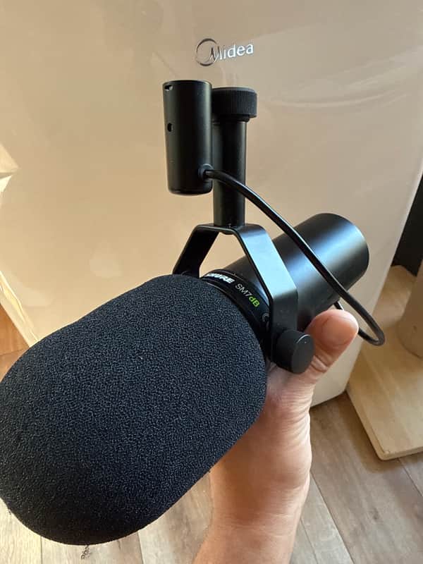 Shure SM7dB Cardioid Dynamic Microphone with Built-In Preamp