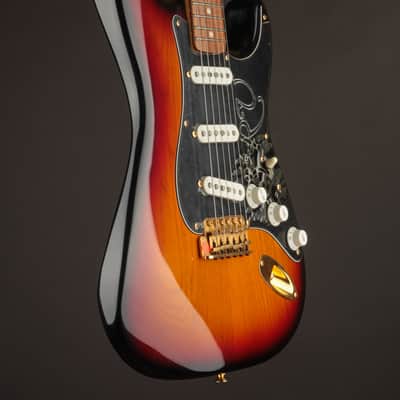 Fender Stevie Ray Vaughan Stratocaster 1993 - Sunburst image 7