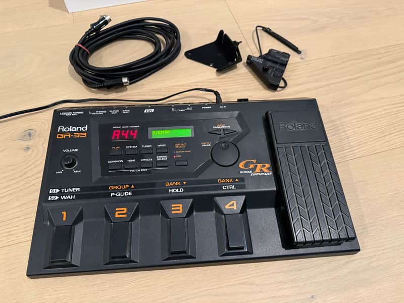 Roland GR-33