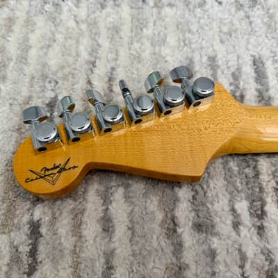 Fender Custom Shop Custom Deluxe Stratocaster 2009 - Sunburst image 15