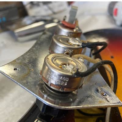 Fender Jazz Bass 1961 - 1 Family owned a 100% untouched 3-knob Slab Neck still sporting its original strings ! image 18