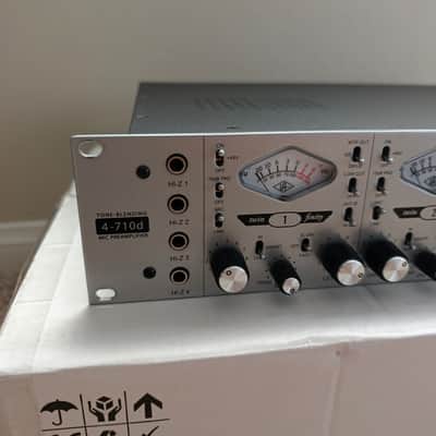 Universal Audio 4-710d 4-Channel Microphone Preamp 2010 - Present - SIlver 4710 image 2
