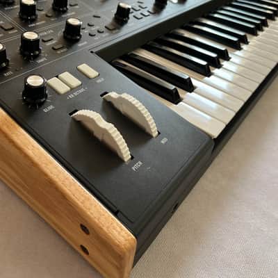 Moog Muse 8-Voice Analog Synthesizer 2024 - Present - Black imagen 2