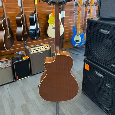 Fender Kingman Bass - Shaded Edge Burst image 4
