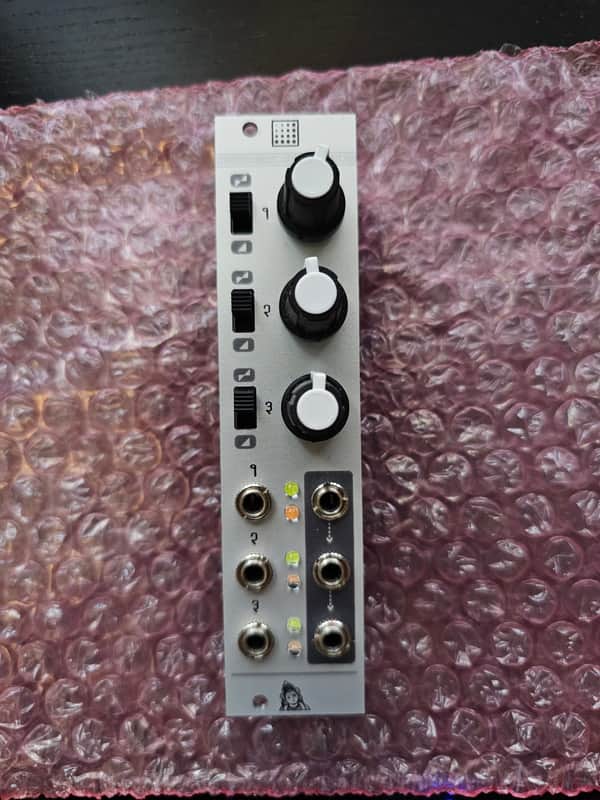 Mutable Instruments Shades V2 Mixer / Attenuverter Module image 1