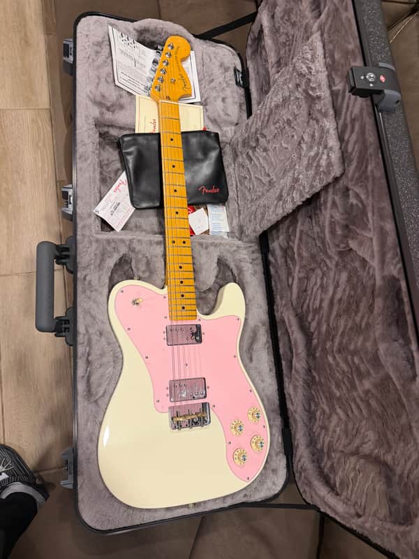 Fender American Professional II Telecaster Deluxe with Maple Fretboard 2020 - Present - Olympic White