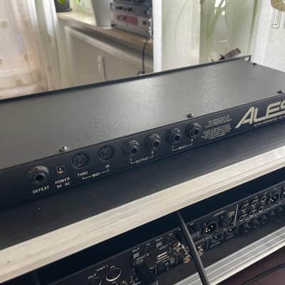 Alesis MIDIVERB II 16 Bit Digital Effects Processor image 4