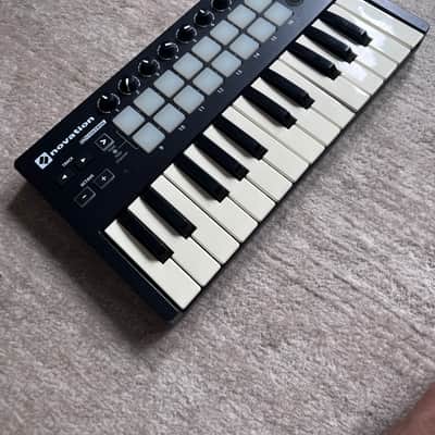Novation Launchkey Mini MKIII MIDI Keyboard Controller 2019 - Present - Black image 2