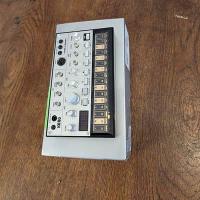 Korg Volca Bass Analog Bass Sequencer/Synthesizer 2013 - Present - Silver/Black image 3
