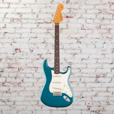 Fender - Vintera III Late '60s Stratocaster - Electric Guitar w/ Rosewood Fingerboard - Ocean Turquoise - w/ Deluxe Gigbag image 2