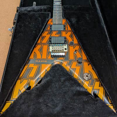 Dean Razorback V255 KISS logo paint w/ Hard Case image 5