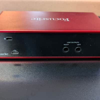 Focusrite Scarlett 2i2 Studio 3rd Gen USB Recording Bundle 2019 - Present - Red / Black image 3