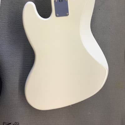 Fender Jazz Bass 5 String Cream 1998 image 2