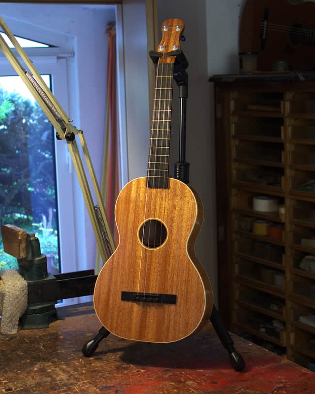 Waiz Baritone ukuele Classic series image 1