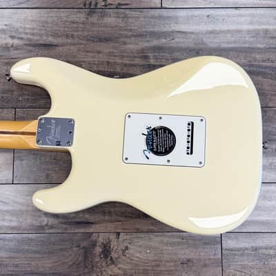 Fender American Standard Stratocaster with Maple Fretboard 2007 - Olympic White image 8