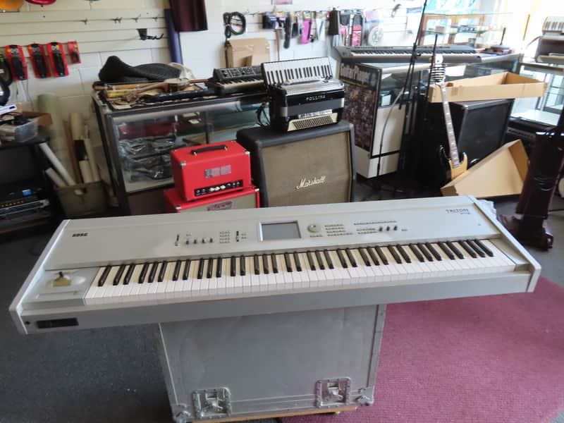 KORG TRITON ProX 88鍵ピアノタッチ　中古 Used KORG Triton Pro X 88 Key Keyboard Workstation | Guitar Center