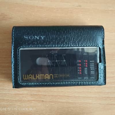 Sony WM F30 1984 - Sony Walkman radio Cassette player WM F30 black working image 9