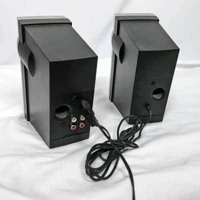 Bose Companion 2 Multimedia Speaker System - 2.1 Channel Computer Speakers image 7