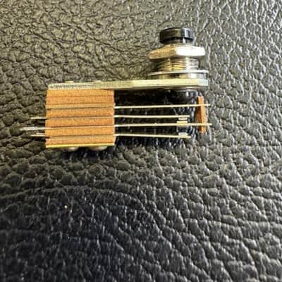 Switchcraft Momentary switch image 3