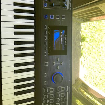 Kurzweil PC4-7 76-Key Performance Controller 2020 - Present - Black