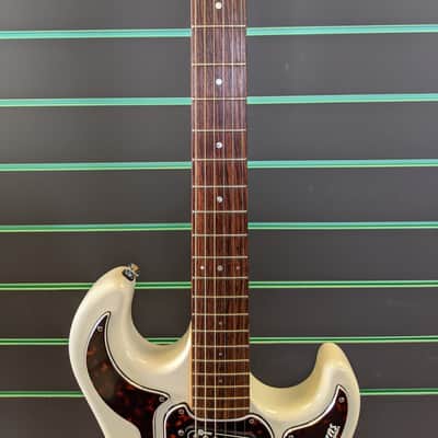 Burns 'The Marvin' 1964 Reissue White Signature Electric Guitar image 4