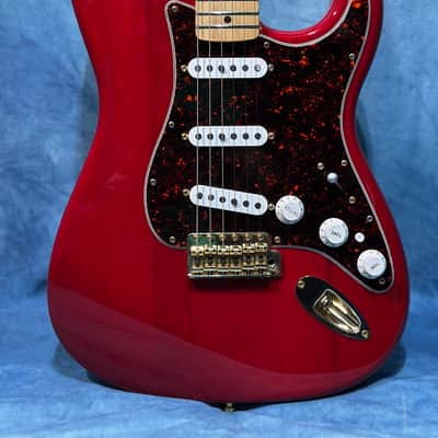 Fender Deluxe Super Strat 2001 - Crimson Red Transparent image 3