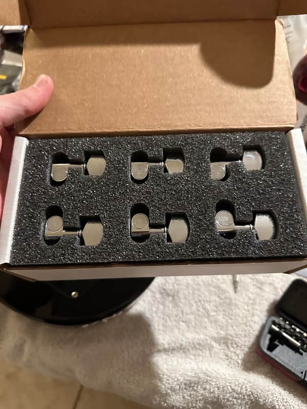 PRS S2/CE Locking Tuning Heads (6) 2010s - Chrome image 1