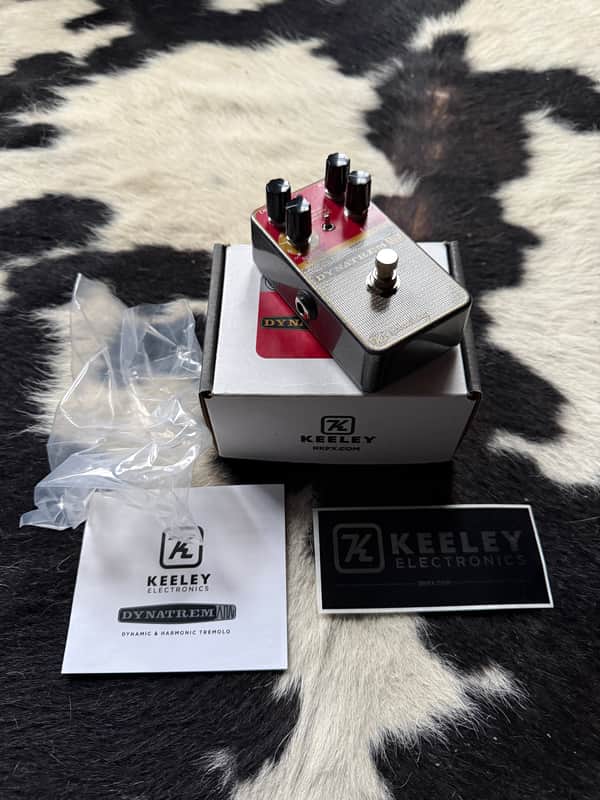 Keeley DynaTrem Dynamic Tremolo 2015 - Present - Silver / Red Graphic image 1